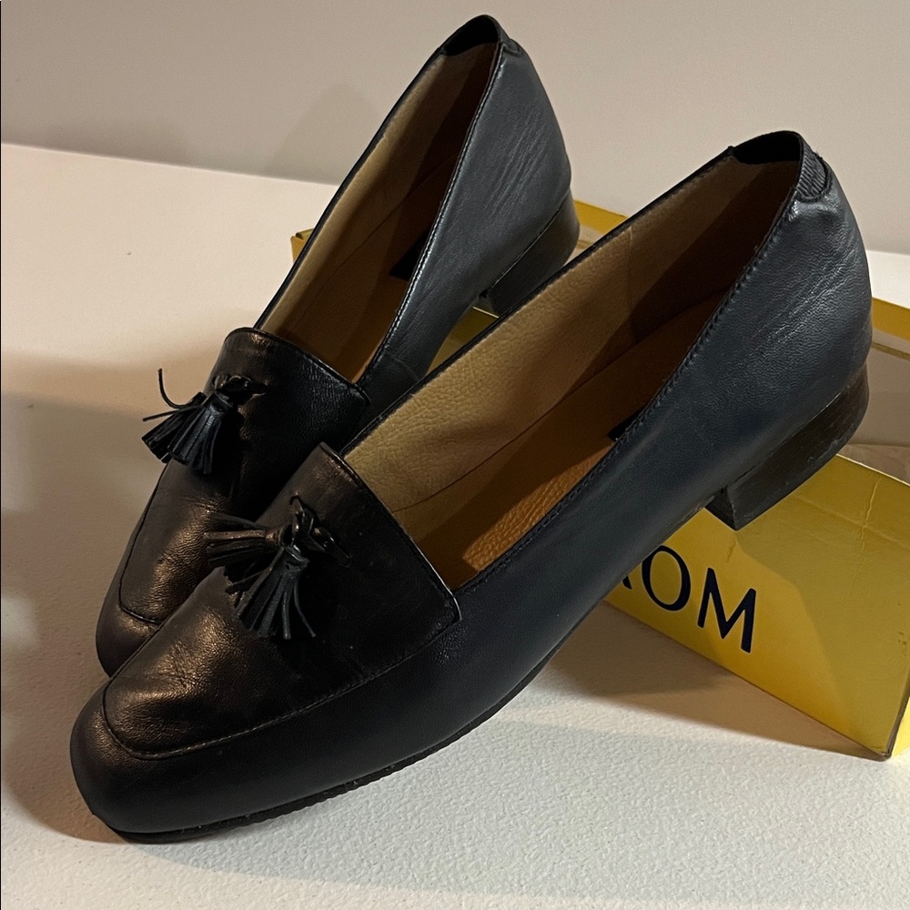 Navy Blue Size 9 Leather Women's Loafers
